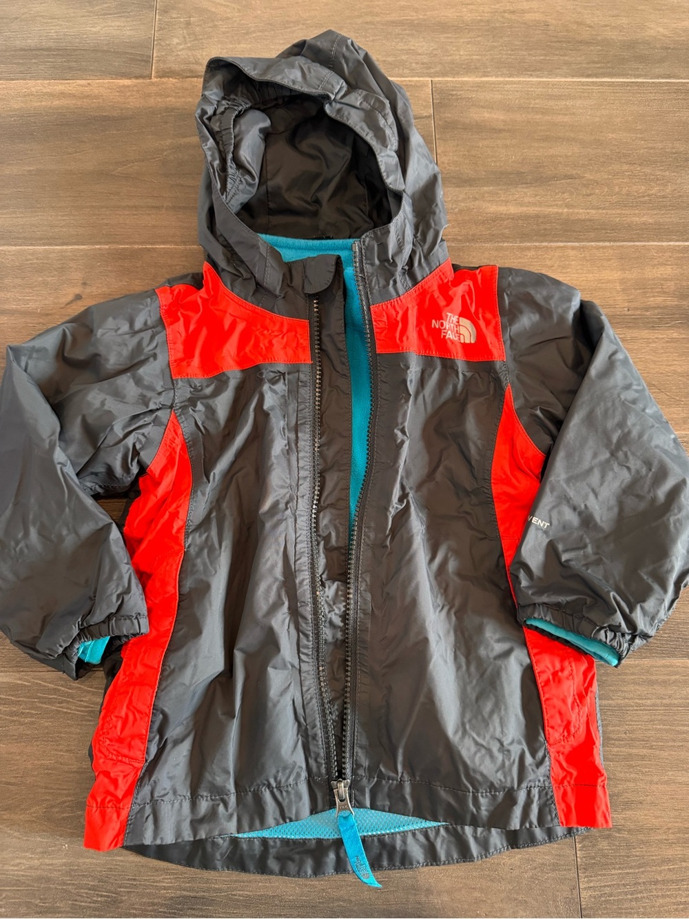 2pc The North Face toddler Dryvent hooded jacket with removable fleece 3T